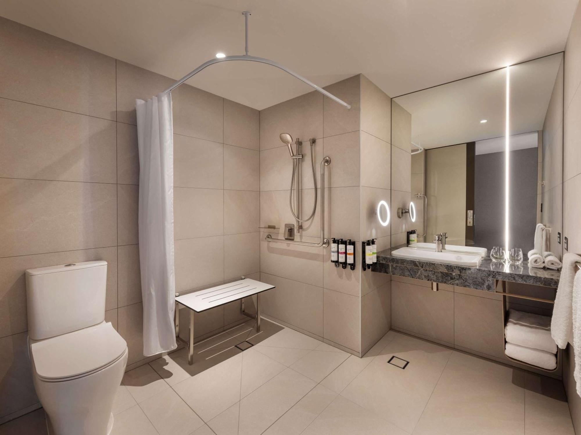 מלון Pullman Auckland Airport מראה חיצוני תמונה A typical bathroom in a hotel