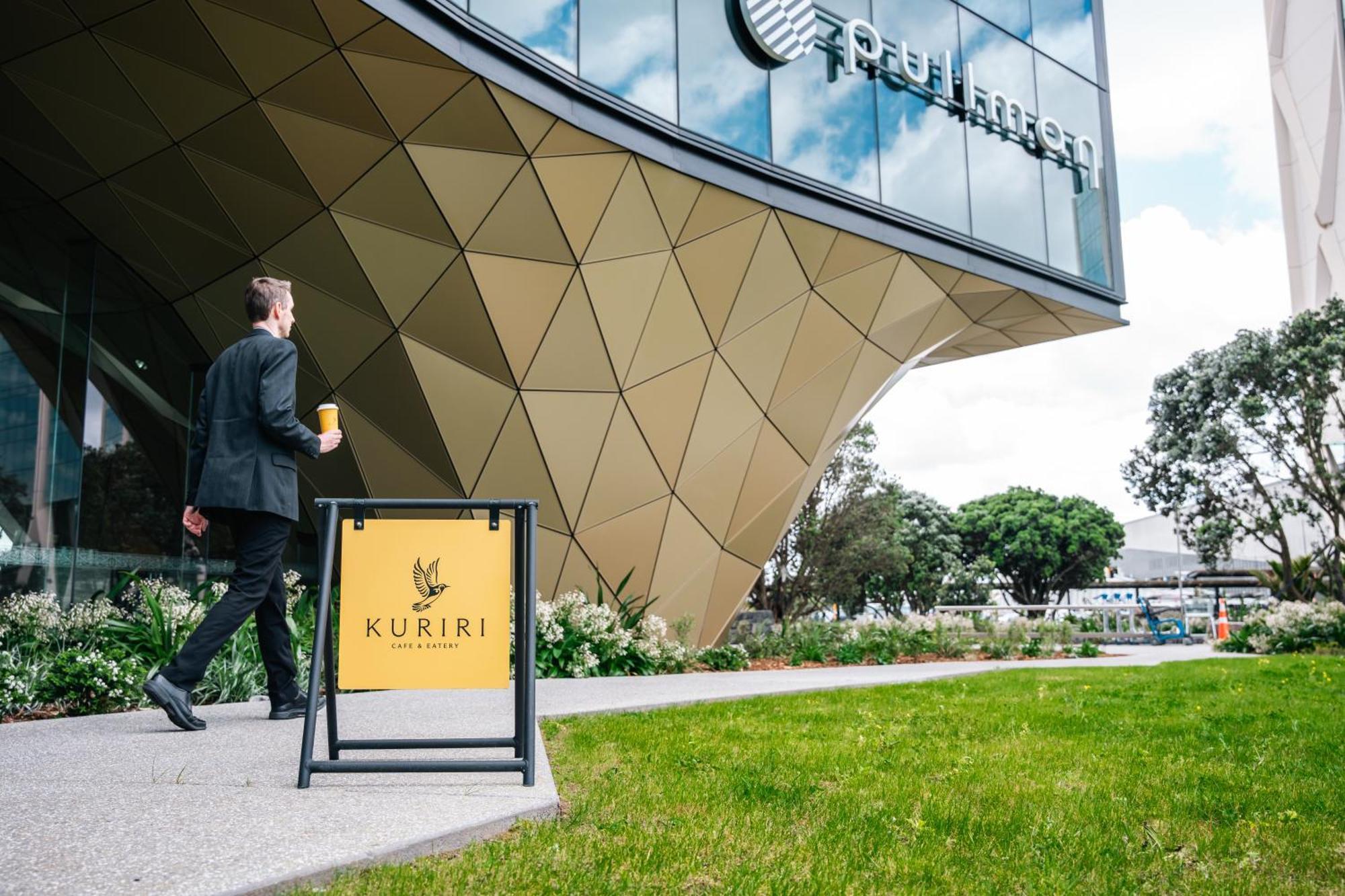 מלון Pullman Auckland Airport מראה חיצוני תמונה A-frame sign